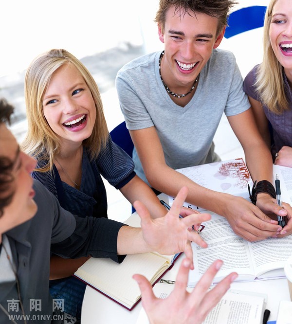 我想在河南省内学习一些小语种,去哪个学校好