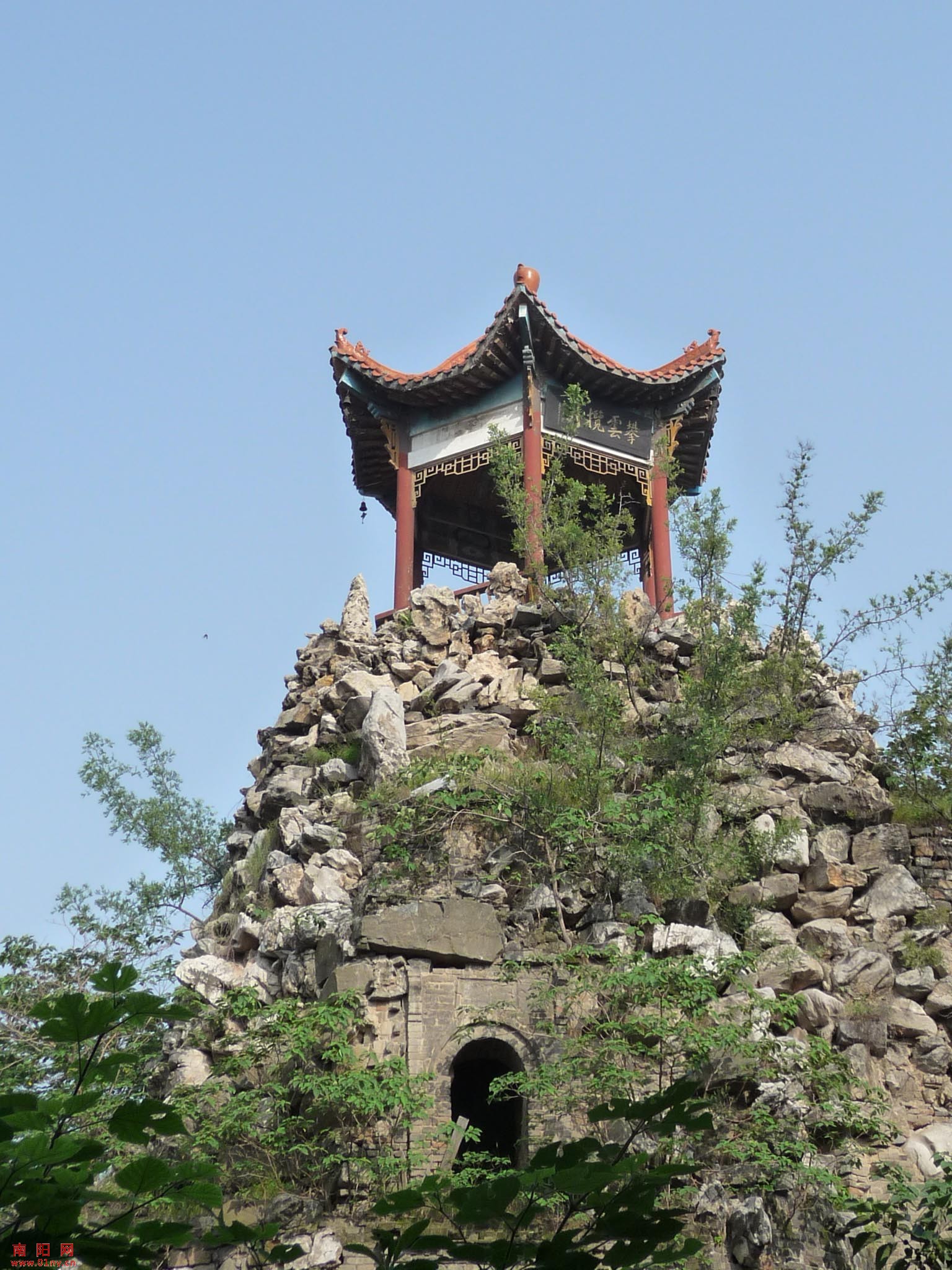寻找古老南阳留下的点点痕迹-----王府山