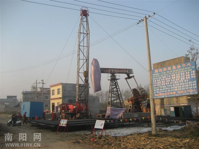发两张井下作业施工现场的图片 - 油田说吧 - 南