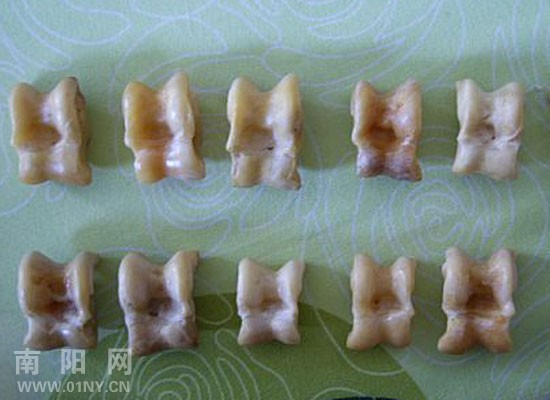 年轻人来猜猜60<em>年代小姑娘</em>用它来<em>干</em>什么用? -