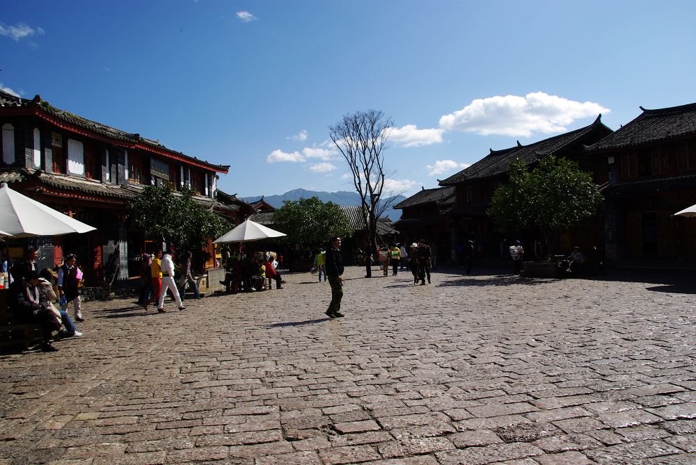 丽江旅游景点_2018国庆丽江旅游收入(2)