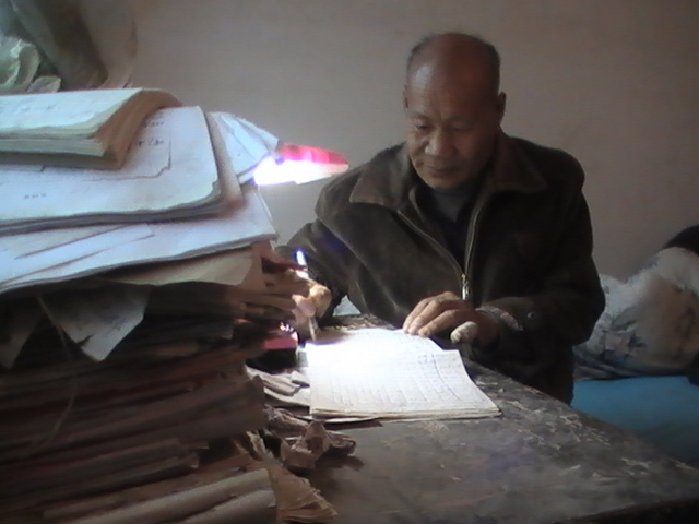 六中全会激发社旗农民文学艺术家薛松扬创作热