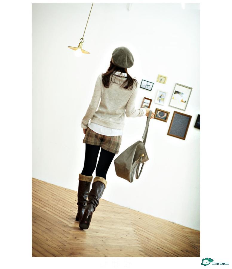 为什么女孩在<em>冬天</em>都把<em>短裤穿</em>外面?她们不冷吗