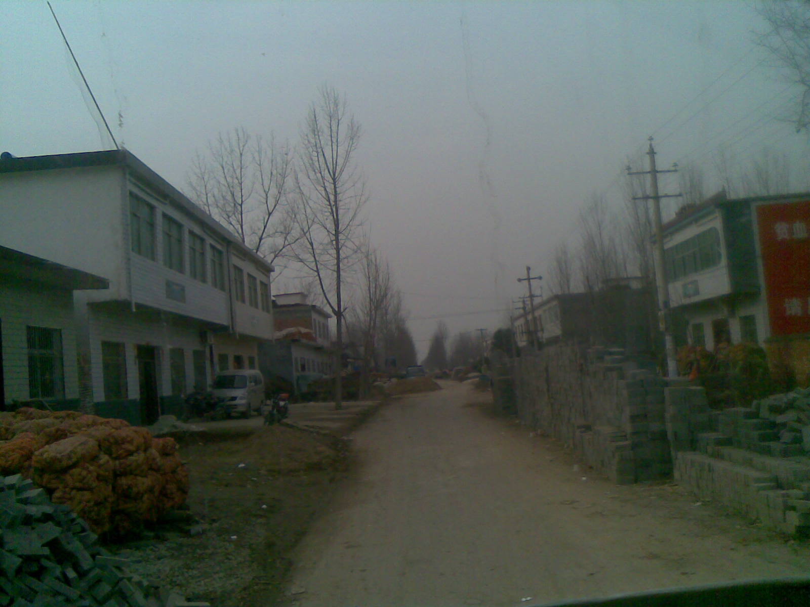 网记报道〕唐河:桐河乡公路受阻严重