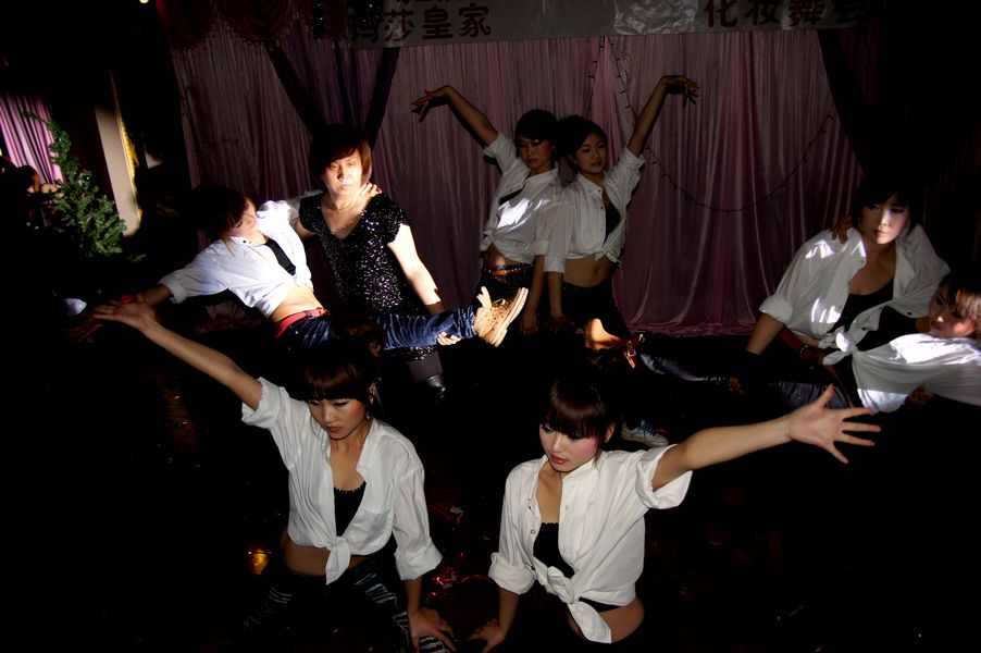 玛莎皇家婚纱摄影化妆圣诞晚会圆满举行