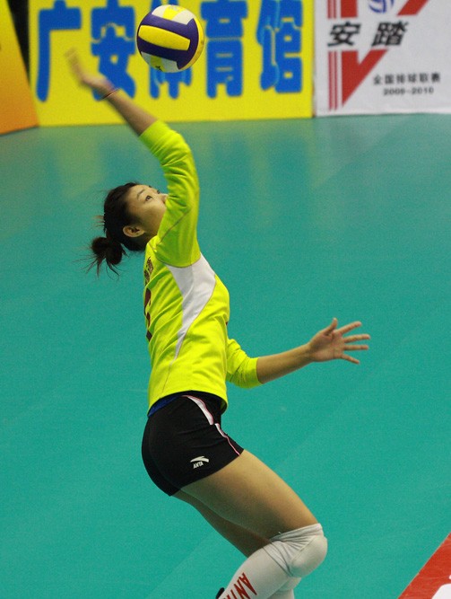 北汽<em>女排</em>8强战<em>恒大</em> 蔡斌与郎平对决必引爆<em>主场</em>
