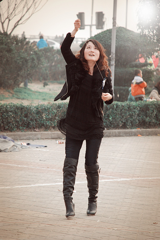 放风筝的女孩儿-人物人像-36行南阳社区-36.01ny