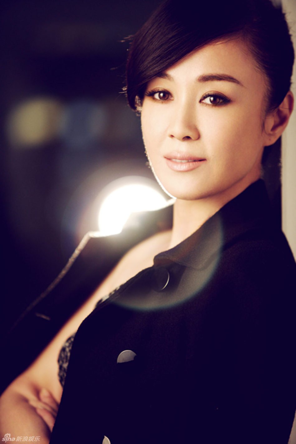  傅艺伟 笑容温婉拍大片 迷人微笑尽显御姐风范