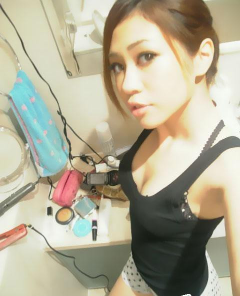 <em>90后</em>小<em>mm</em> 首次发<em>照片</em> 丝袜美腿 求勾搭 有点小