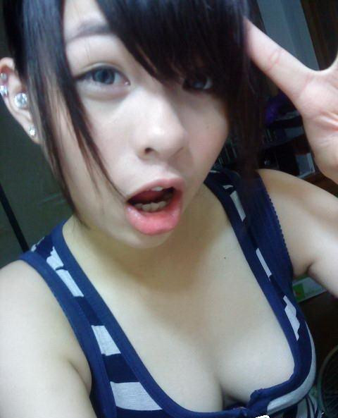 90后<em>小MM</em> 首次发<em>照片</em> 丝袜美腿 求勾搭 有点小