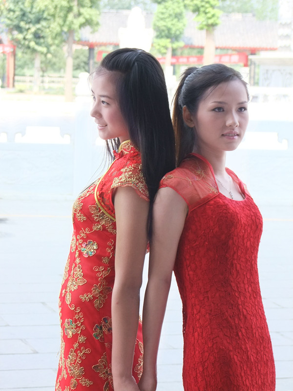 玉城<em>美女-姊妹花</em>-人物人像-南阳社区-bbs.01ny