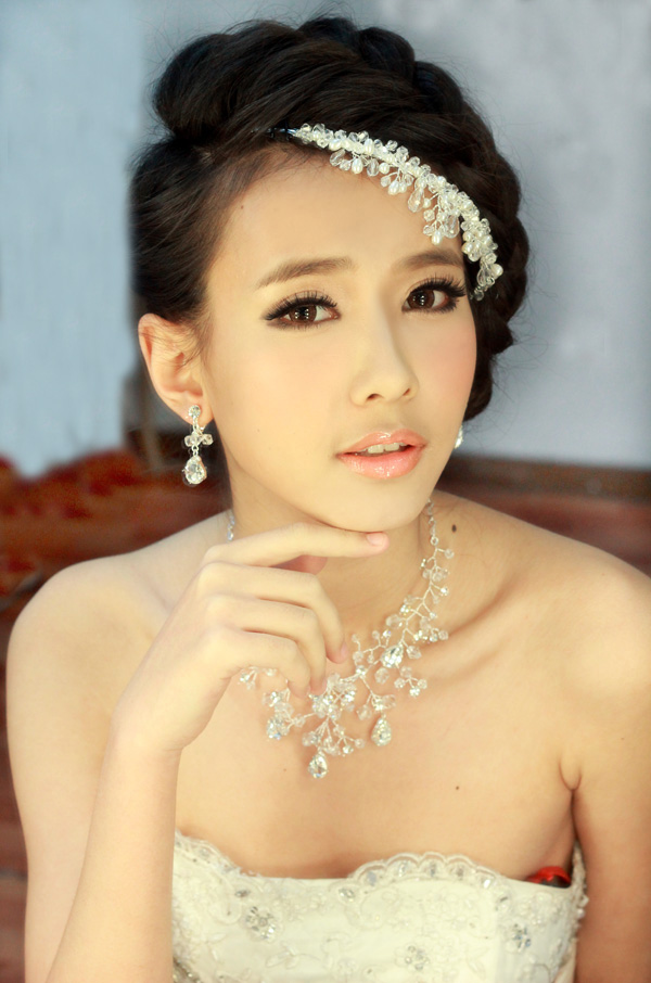 爱。纱 最新新娘<em>试</em>妆<em>发型</em>妆面 给准新娘们一个