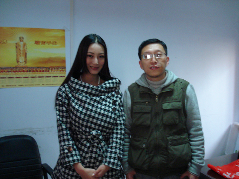 一路向西做客王李丹妮主演南阳电影爱好者电影外国追杀公路完整版图片