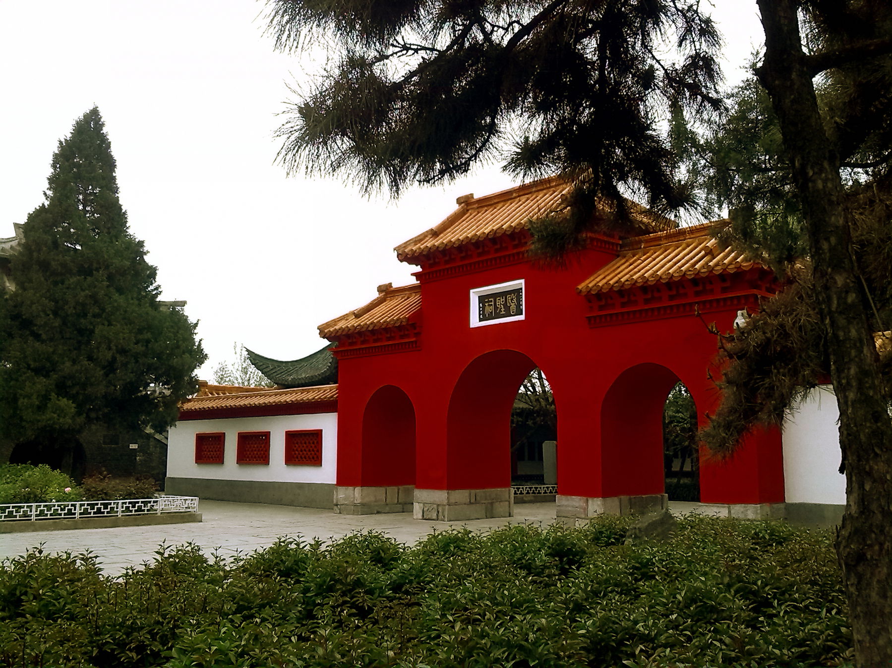 试拍医圣祠