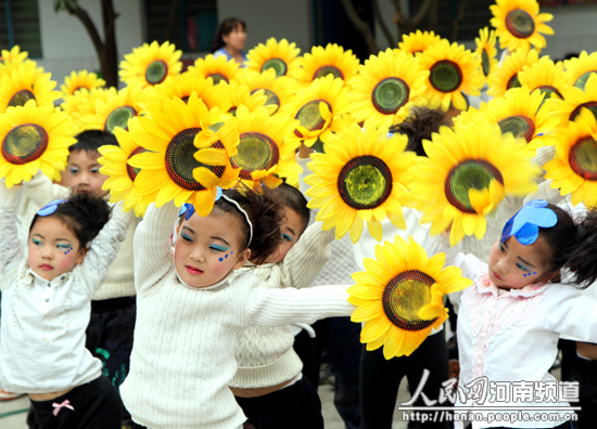 河南宝丰:幼儿趣味器械操 传递环保理念-新闻纪实-36行南阳社区-36.01ny.cn