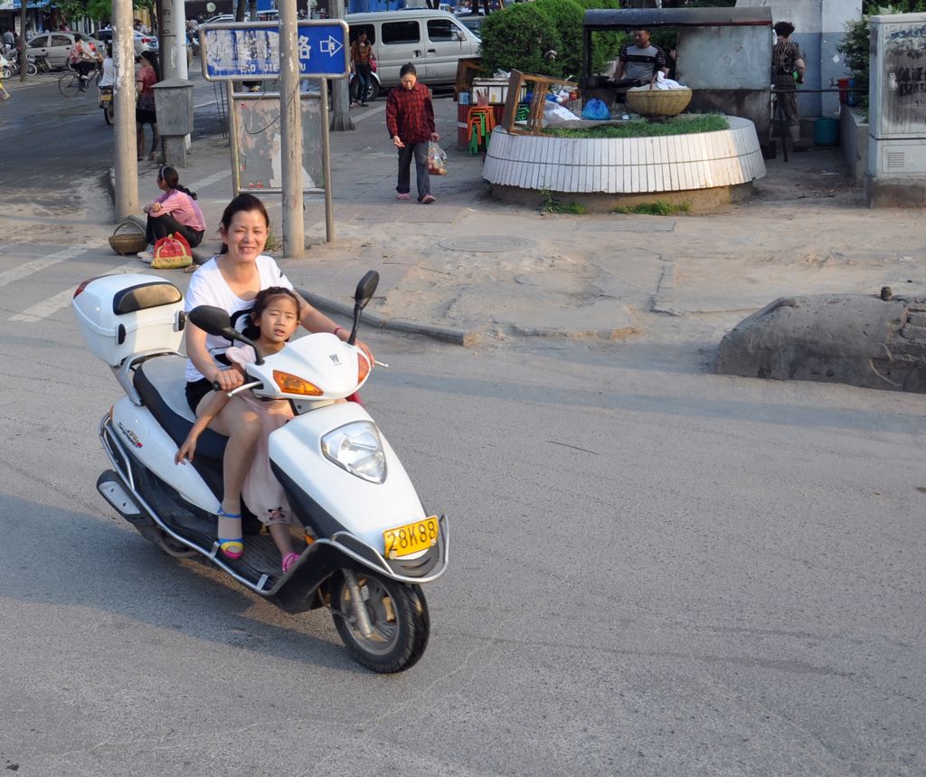 街拍拍什么自然是美女多