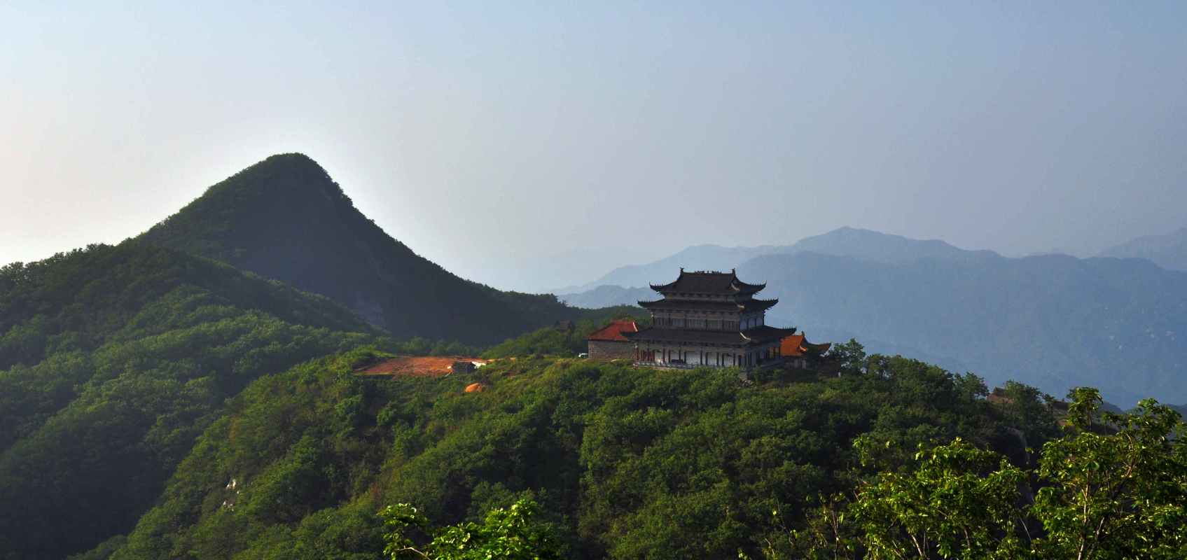 中国镇平依帝山北顶风光