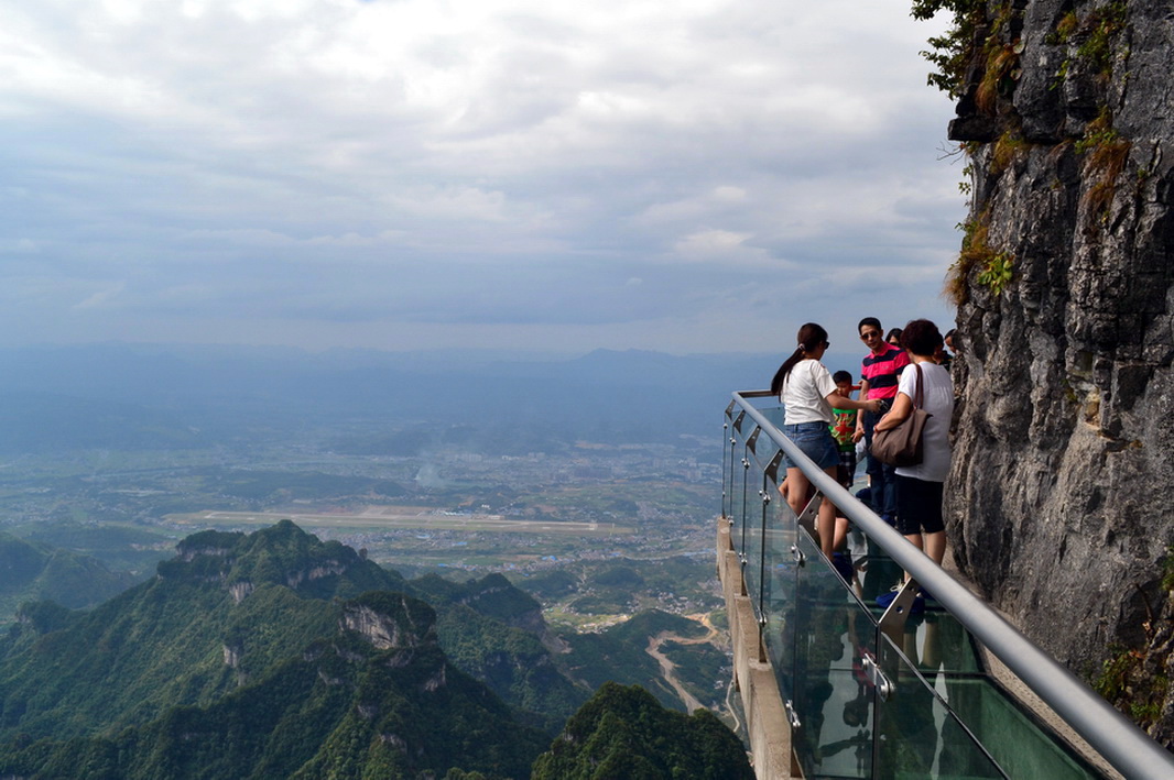 天门山玻璃栈道