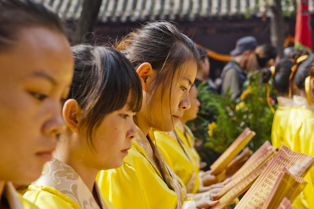 学子诵读出师表-新手图集-36行南阳社区-36.01