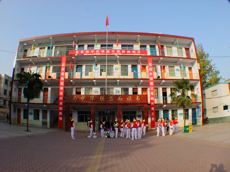 南阳市卧龙区实验学校