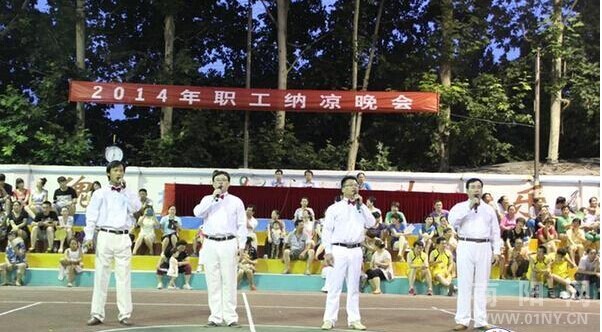 河南工院军工文化艺术团赴北方红阳工业集团进