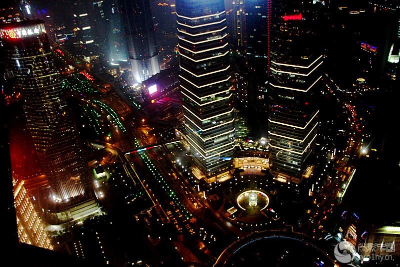 上海夜景—东方明珠塔(俯拍)