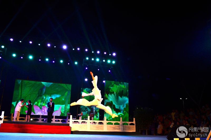 情景歌午一想家的时候-金韵模特秀-36行南阳社