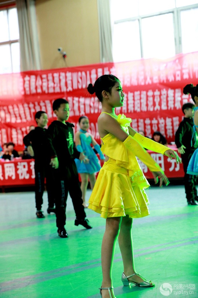 很养眼球的少女少男的国标舞--星光部应邀组拍