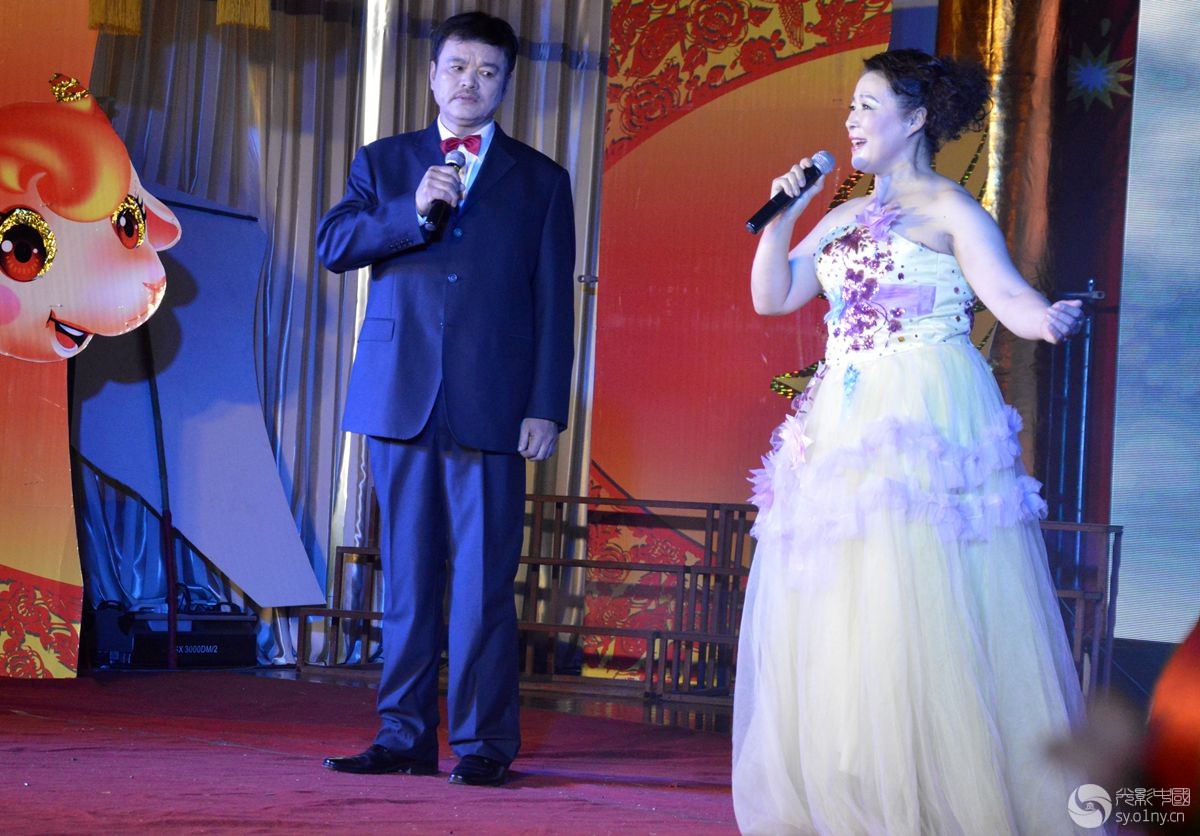 烟厂迎新春联欢会<em>男女生对唱</em>-新闻纪实-36行