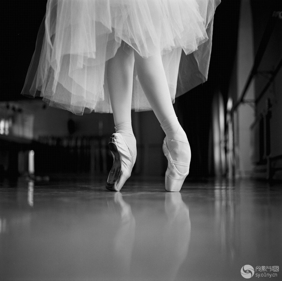 芭蕾舞者:台前幕后记录《脚上的灵魂》