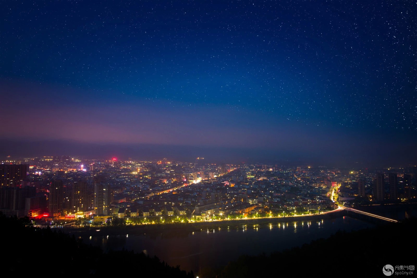 美丽西峡夜景