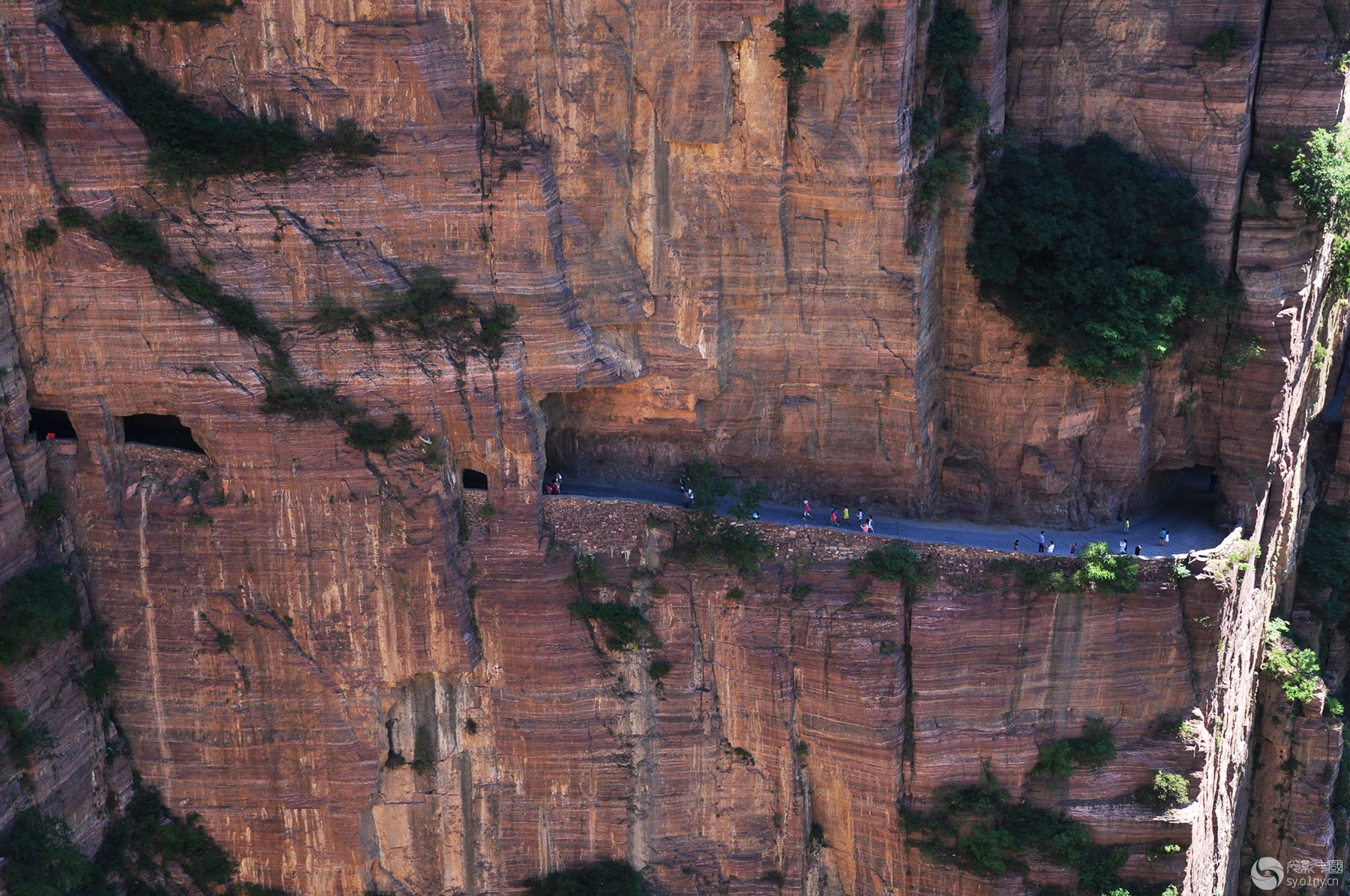 郭亮挂壁公路