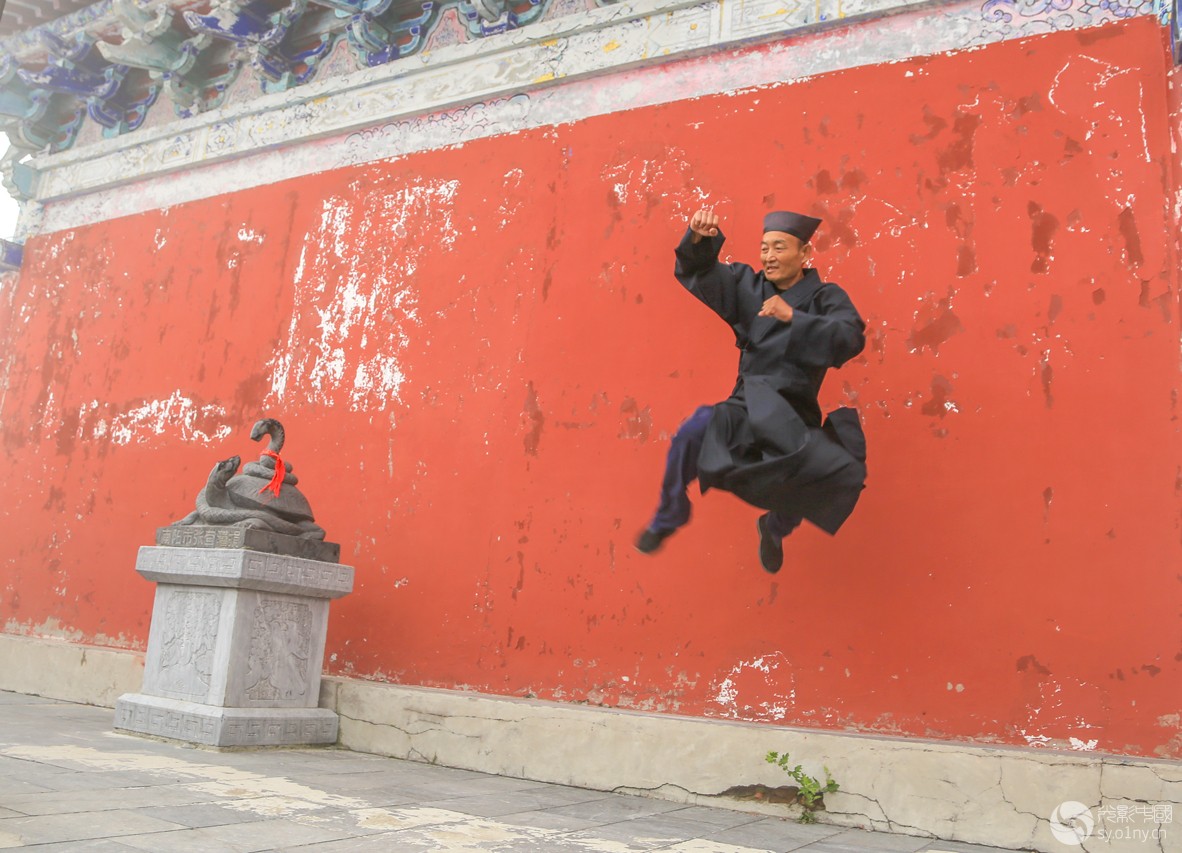 道骨仙风之三(摄于五朵山)