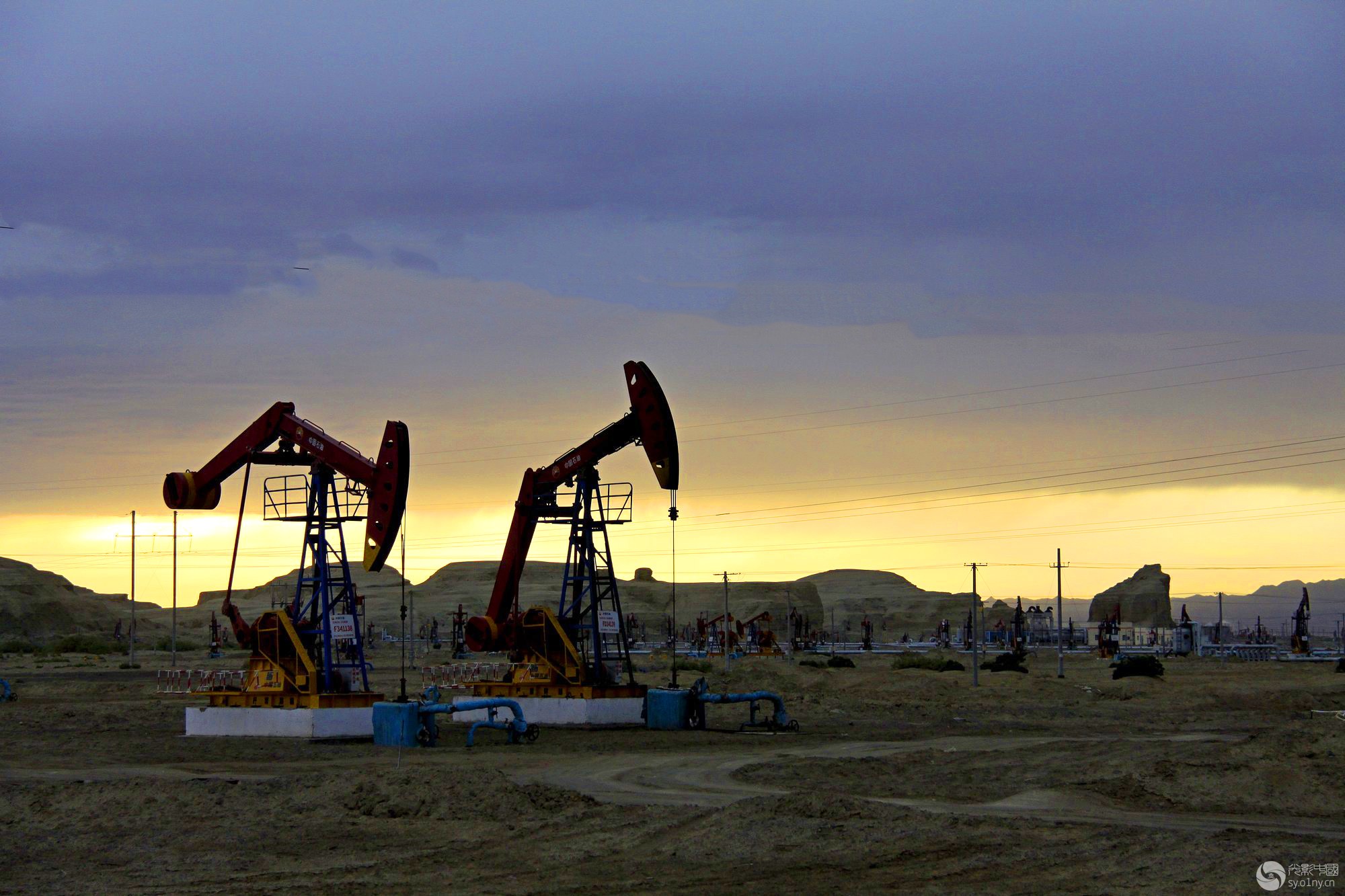 壮观开采-新疆克拉玛依油田2-风光-36行南阳社