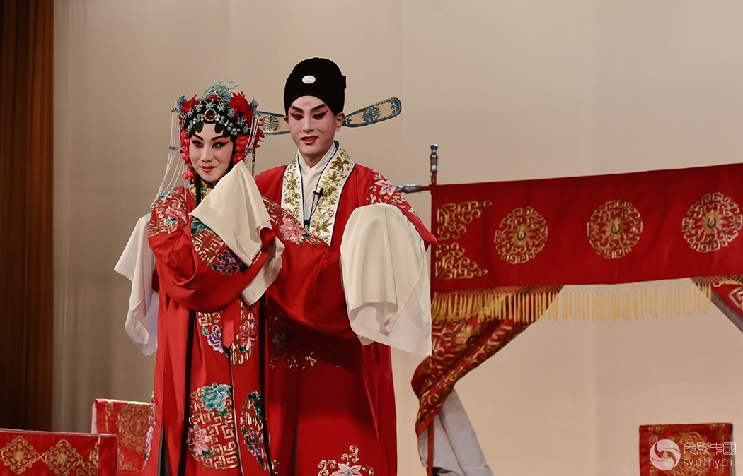 京剧《凤还巢》剧照之二