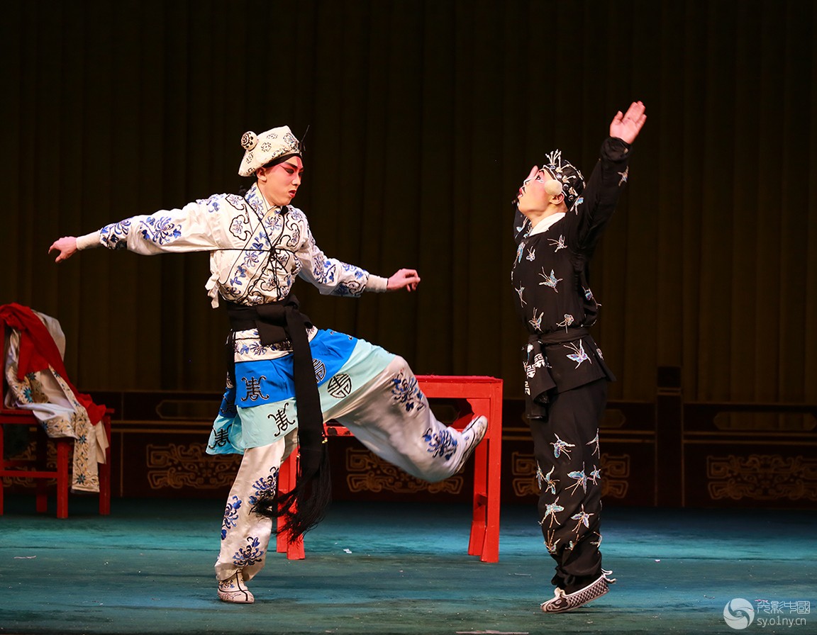 京剧折子戏《三岔口》剧照