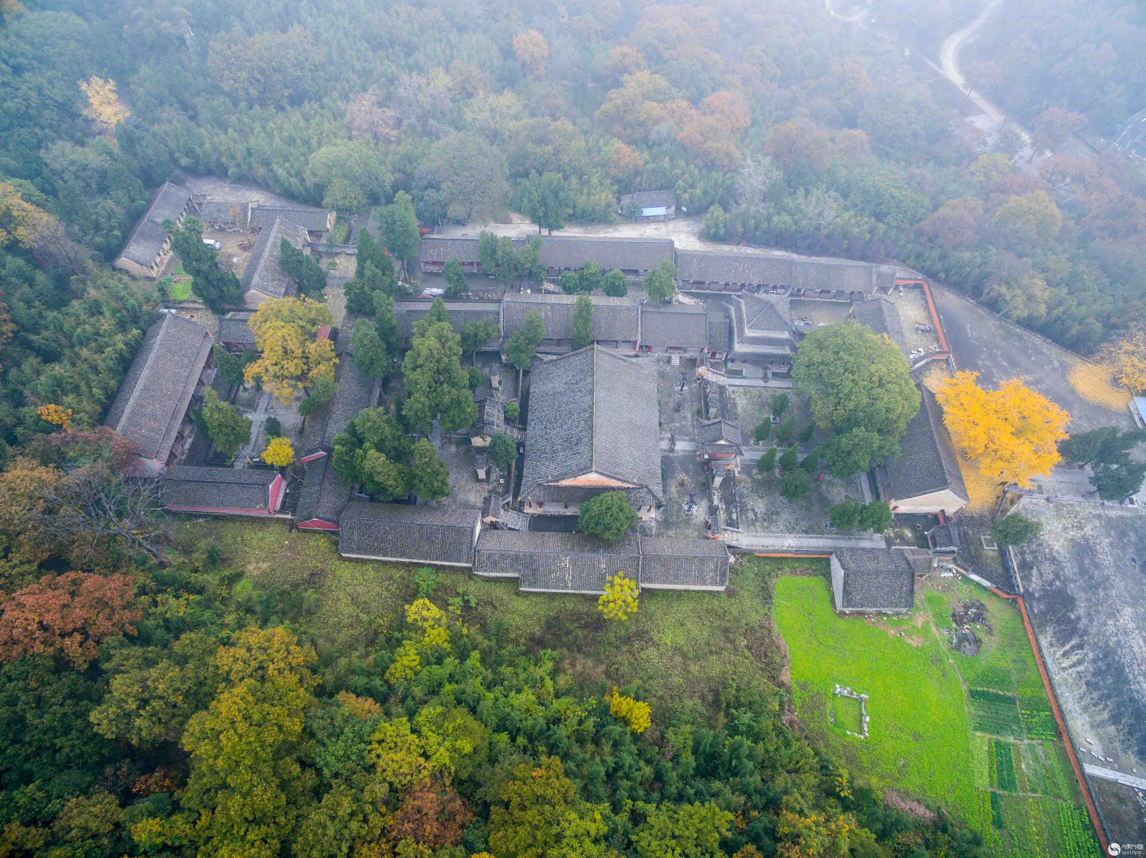 《鸟瞰香严寺》---风卷残云-2.jpg