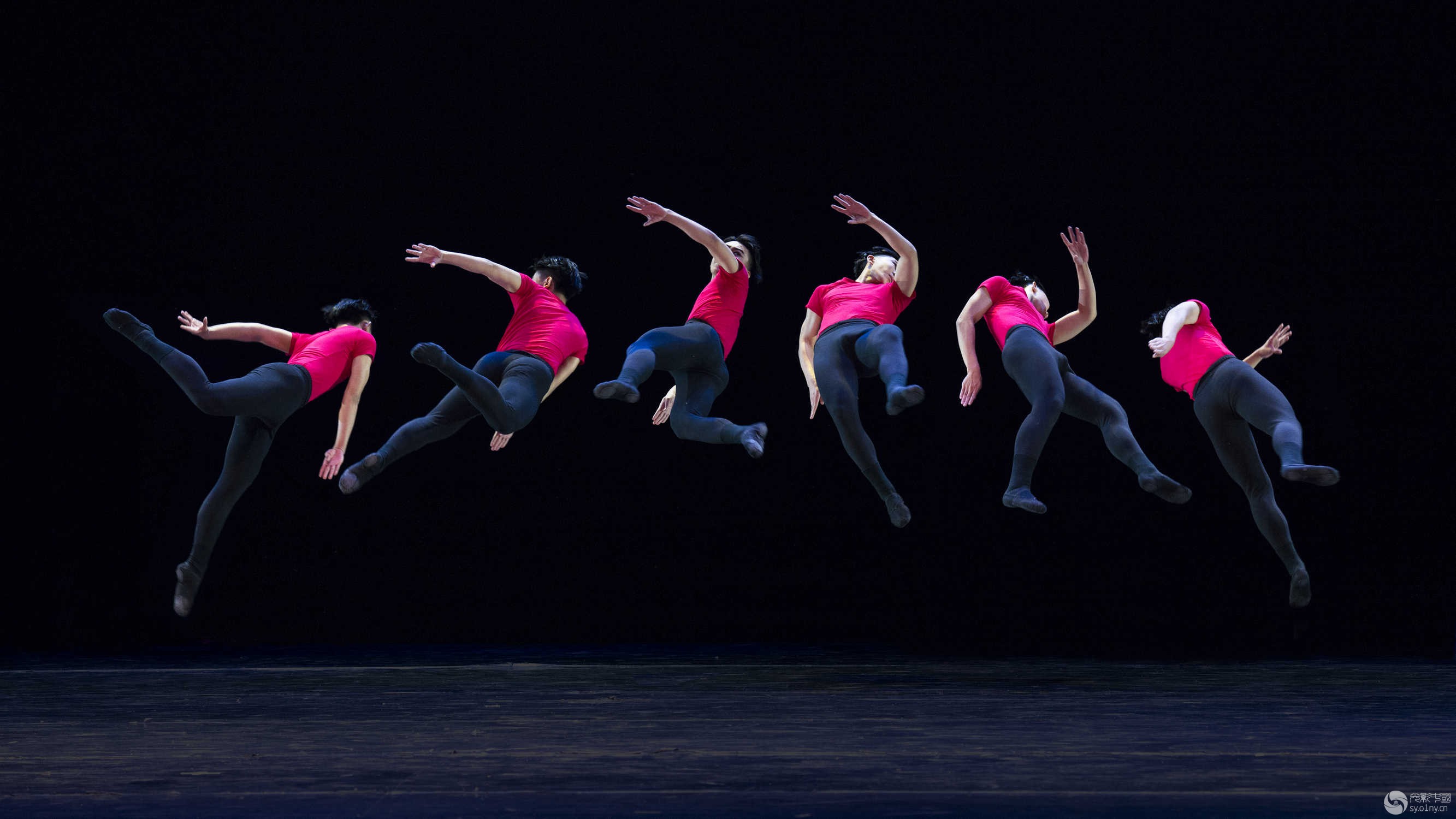 中国舞基本功 (多重曝光)-舞台摄影-36行南阳社区-36.01ny.cn - Powered by Discuz!