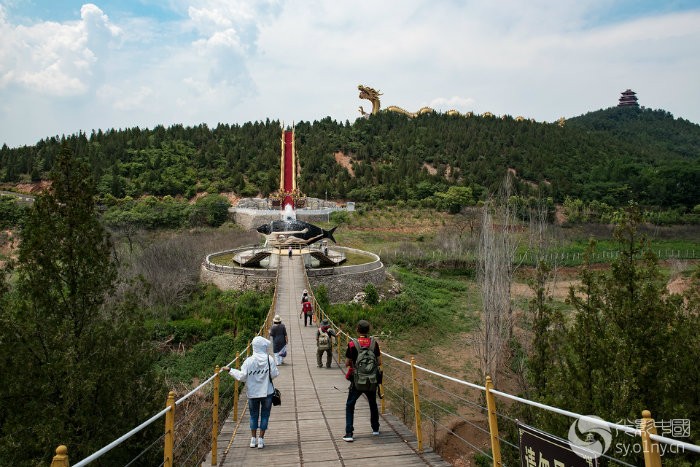 光影中国网平顶山部聚焦淅川丹江大观苑,坐禅谷
