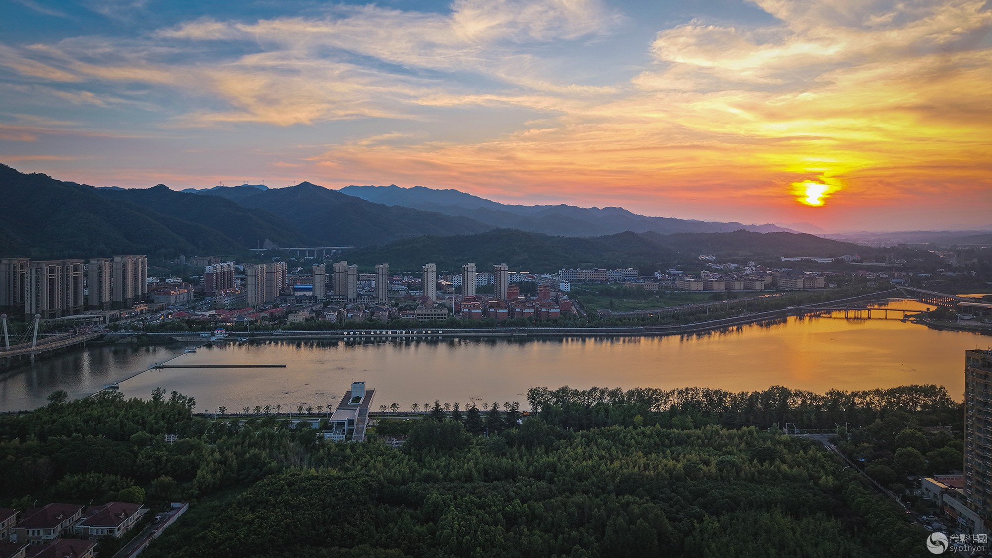 DJI_20250725192325_0493_D_GUANG_Radiantaaf.jpg