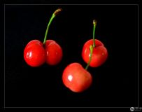 ӣ
