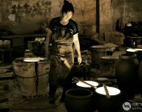 女制陶工