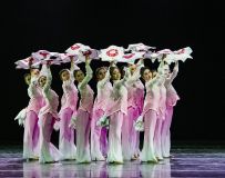赸--־