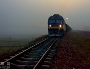 晨雾中的火车