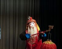 Ů-