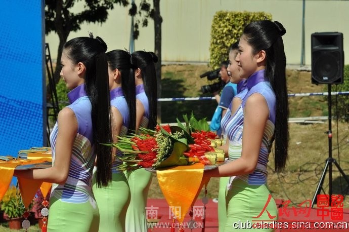 <em>亚运会颁奖</em>礼服-人物人像-南阳网