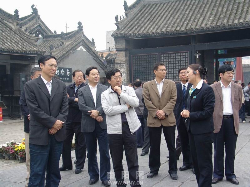 全新明陪同国家,省安监部门领导视察内乡县衙