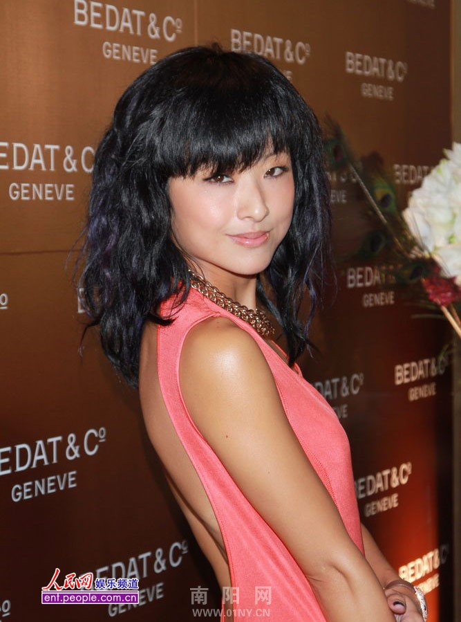  陈奕迅 时尚 老婆 徐濠萦 性感露背出席活动-热图