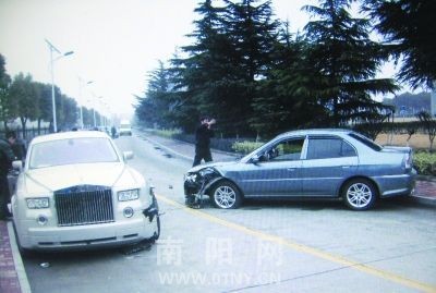 豪车无牌上路无碍责任认定惹争议-法制纵横-南